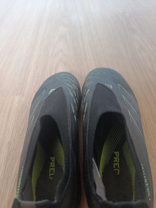 Adidas Predator sin cordones Talla 39