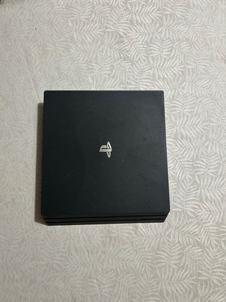 Playstation 4 Pro + 3 giochi No controller