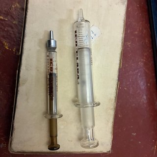 Lote de materiales antiguos de clínica dental