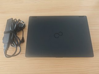 Portátil Fujitsu LIFEBOOK U7410 i5 10ª Gen