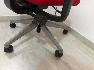 Silla de estudio roja