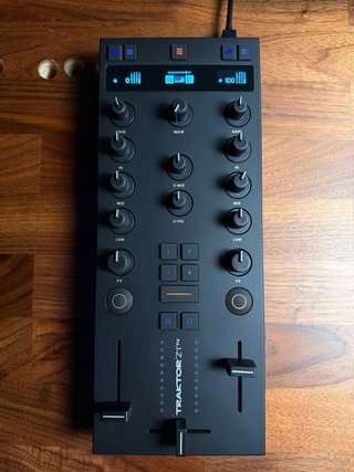 Controlador DJ Traktor X1 MK3