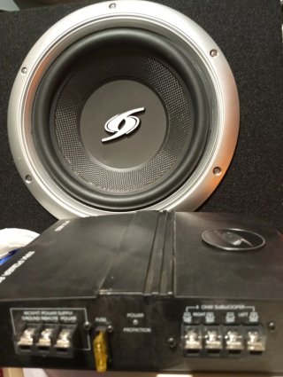 Altavoz y etapa de sonido para coche
