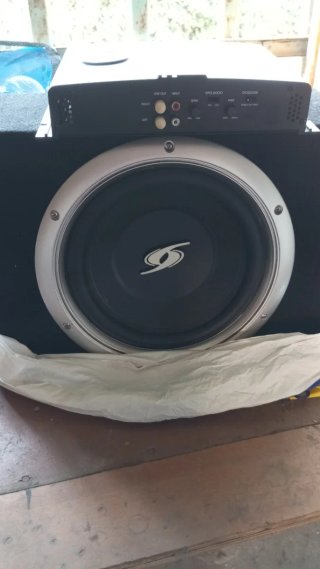 Altavoz y etapa de sonido para coche