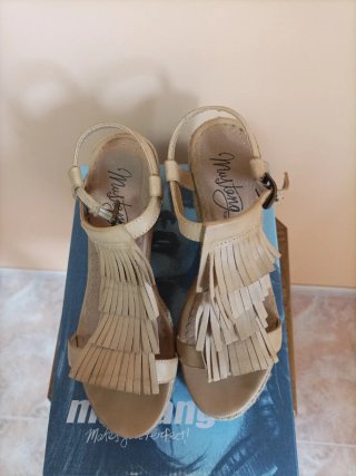 Sandalias Mustang Beige Talla 39