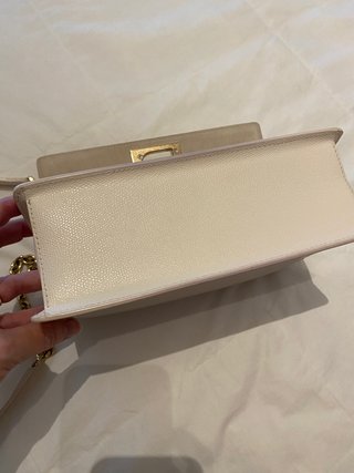 Bolso clutch blanco marca Furla de piel