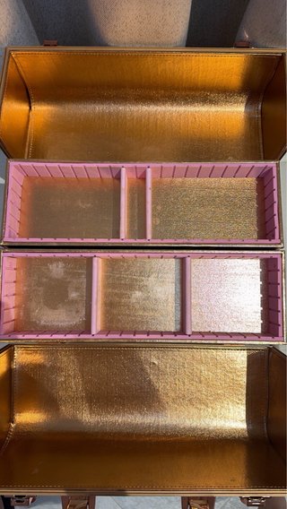 Maletín de maquillaje Pollie dorado y rosa
