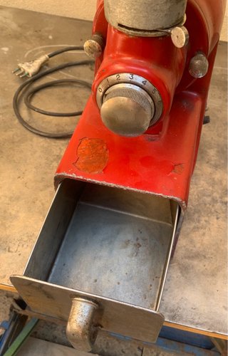 Macchina caffè rossa vintage Ferrari Ronchi