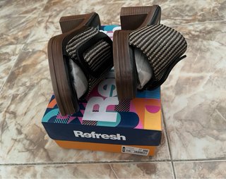 Sandalias Refresh pala beige y negro