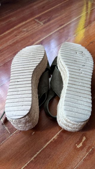 Sandalias ZAPSHOP verdes plataforma.