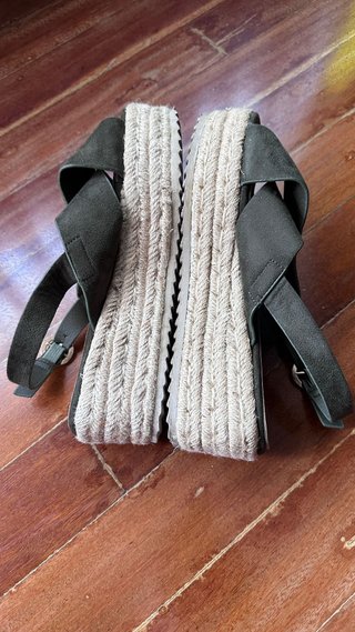 Sandalias ZAPSHOP verdes plataforma.