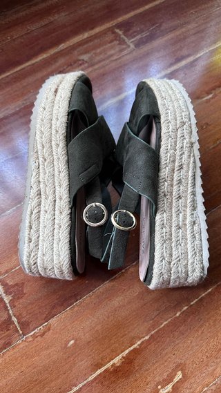 Sandalias ZAPSHOP verdes plataforma.