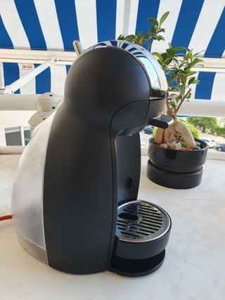 Cafetera Dolce Gusto Negra