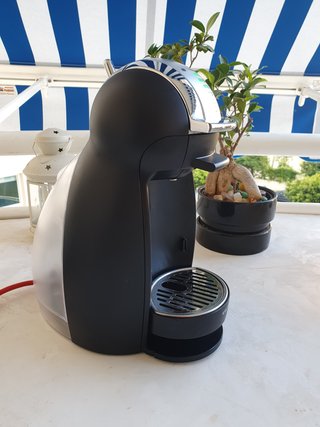 Cafetera Dolce Gusto Negra