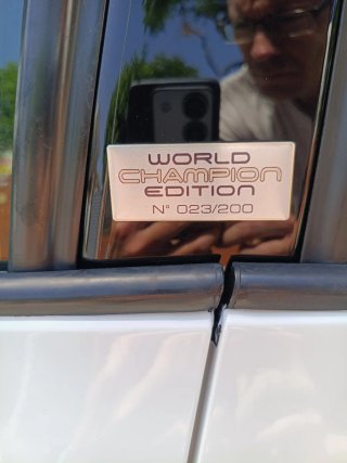 SEAT Leon Cupra world champion edition