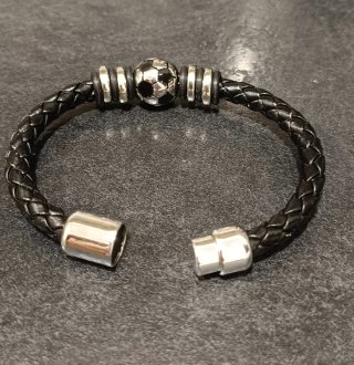 Pulsera trenzada cuero con balón fútbol 19 CMS.