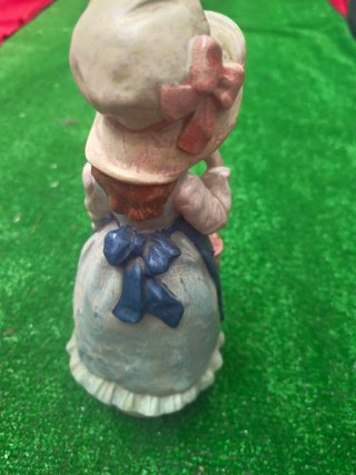 Muñeca antigua de porcelana
