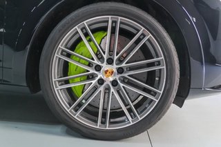 PORSCHE Cayenne 4.0 680 HK Turbo S E-Hybrid 2022
