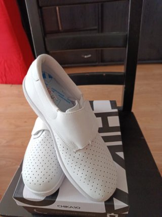 Zapatos de trabajo blancos talla 41