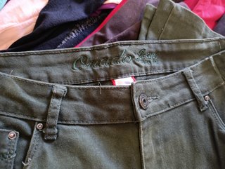 Pantalón vaquero caqui mujer