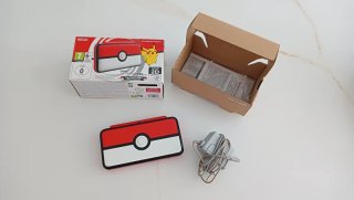 Nintendo 2DS XL Edición Poké Ball