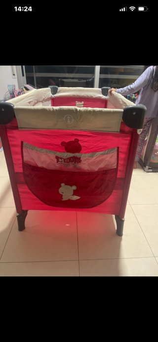 Cuna de viaje para bebé en buen estado