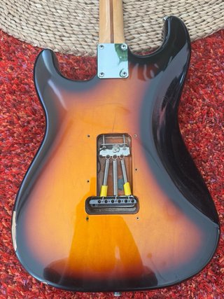 Guitarra Eléctrica Fender Stratocaster Sunburst