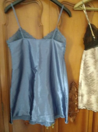 Camisón y picardía de seda y raso