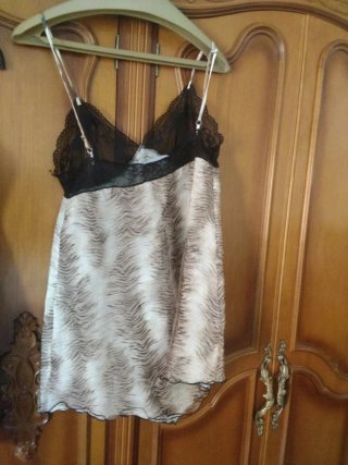 Camisón y picardía de seda y raso