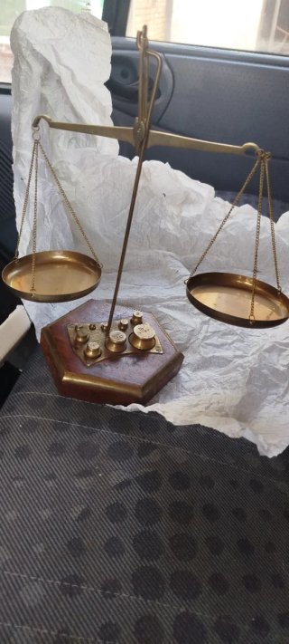 Balanza de precisión antigua