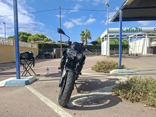 Kawasaki Z650 2023 Naked Negra y Verde