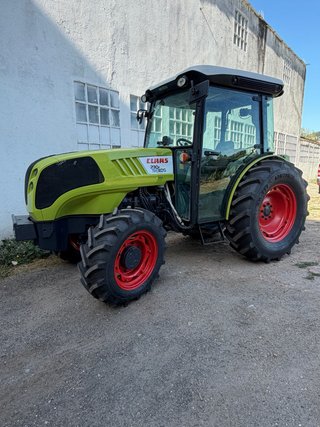 Tractor Claas Nexos 230F