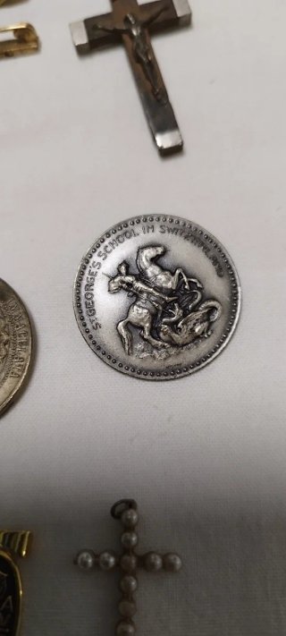 Lote Medallas y Colgantes Religiosos Varios