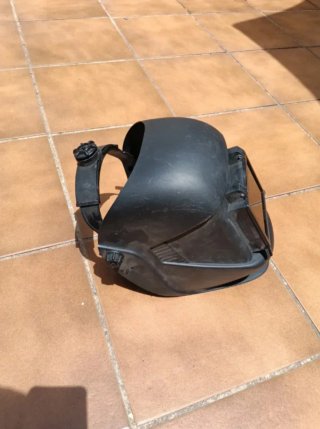 Casco de soldar negro