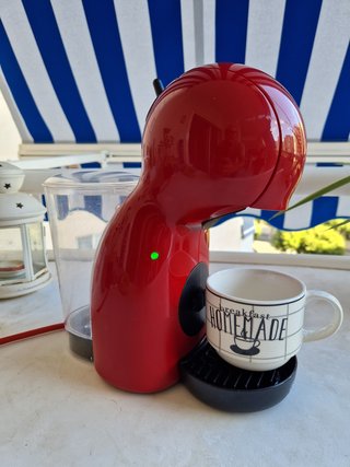 Cafetera Dolce Gusto Roja