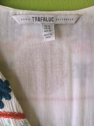 Blusa Zara bordada Talla M
