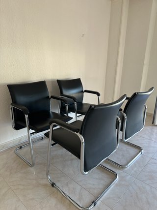 Juego de 4 sillas de piel para oficina