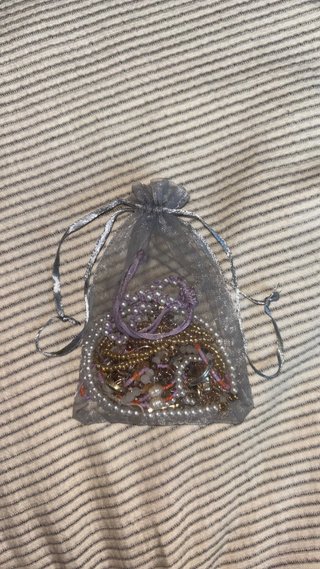 Bolsa de joyas misteriosa