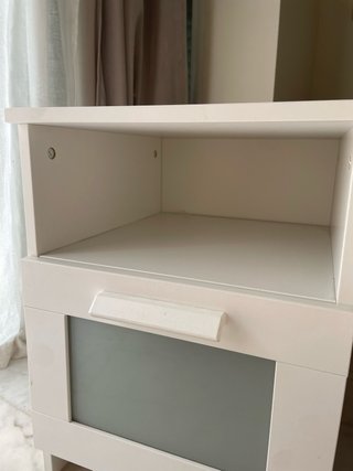 2 Mesitas Noche IKEA Cajón y Estante.