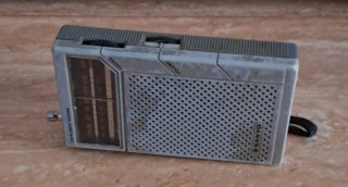 Radio Portátil Sanyo AM/FM 2Band años 80