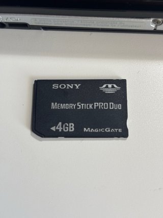 PSP 2004 / PSP Slim 2000 +Memory Stick