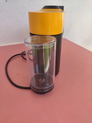 Cafetera Nespresso Vertuo Amarillo/Negro