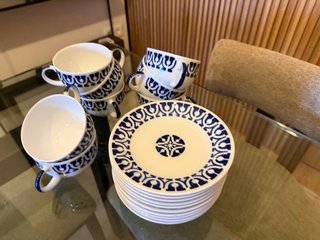 8 Tazas de desayuno de Sargadelos. 20€/unidad