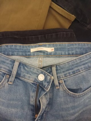 Pantalones vaqueros y de piel