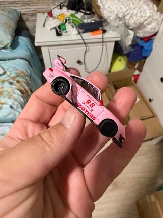 Model RWB 993 Hooters Rosa