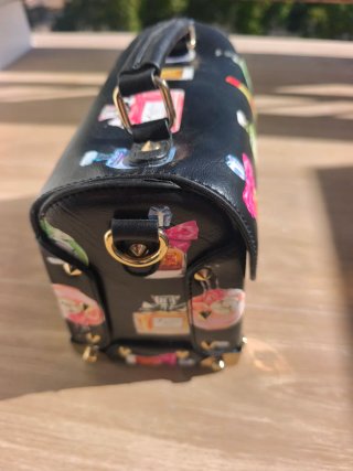 Bolso Negro Estampado Perfumes