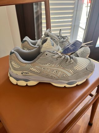 Asics Gel NYC 1203A32 - 41.5 EU / 8 US
