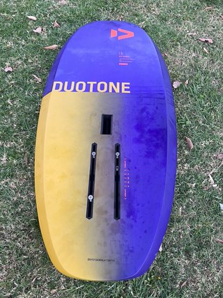 Tabla Wingfoil DUOTONE Sky Style SLS 75L