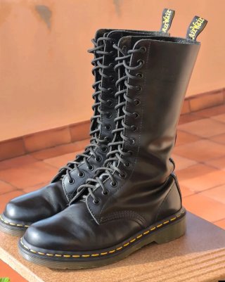 Botas Dr. Martens 14 agujeros -MIE- Uk 5 Eu 38