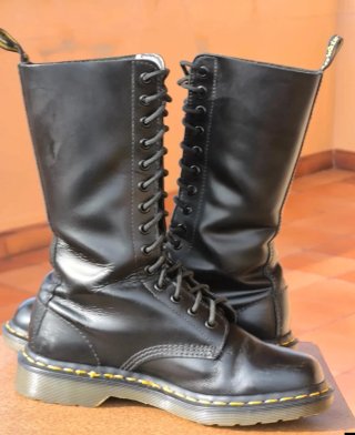 Botas Dr. Martens 14 agujeros -MIE- Uk 5 Eu 38